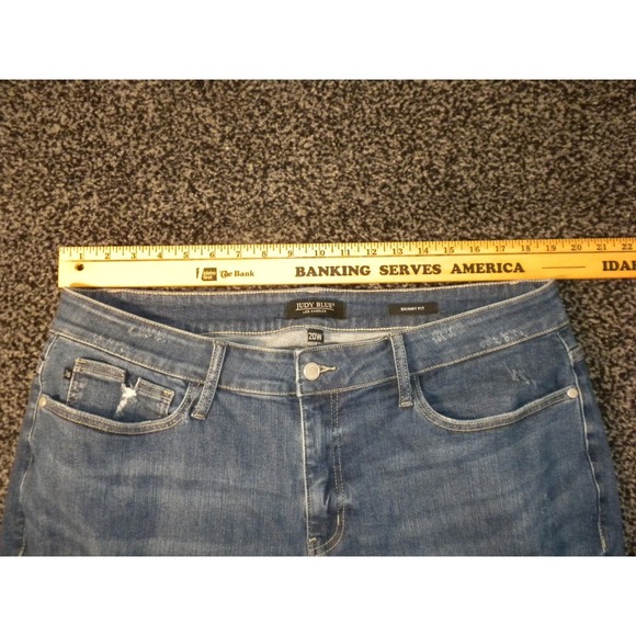 Judy Blue Jeans 20W Blue Denim Mid Rise Distressed‎ Thrash Hem Skinny JB8821 - Picture 11 of 15